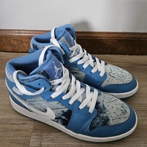 Jordan Kids Air Jordan 1 Mid "Washed Denim" sneakers size 5Y